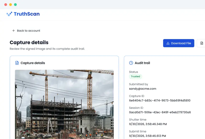 Detalles de TruthScan Capture con una foto firmada de una obra y su pista de auditoría