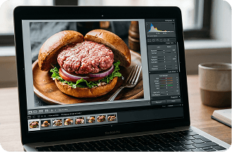 Laptopbildschirm mit Fotobearbeitungssoftware zur Bildbearbeitung